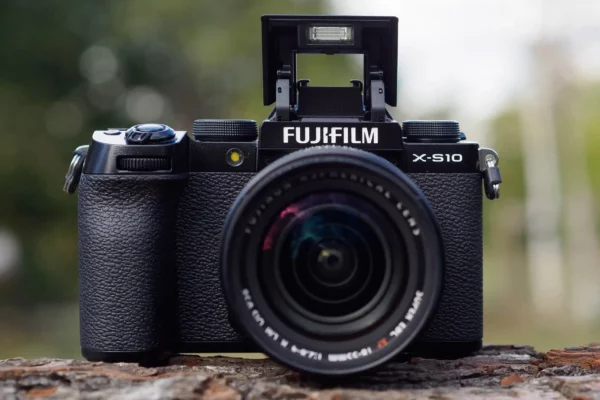 Retrouvez le mode d'emploi du Fujifilm X-S10. Découvrez les fonctionnalités, réglages, et conseils pour maîtriser cet appareil photo professionnel.