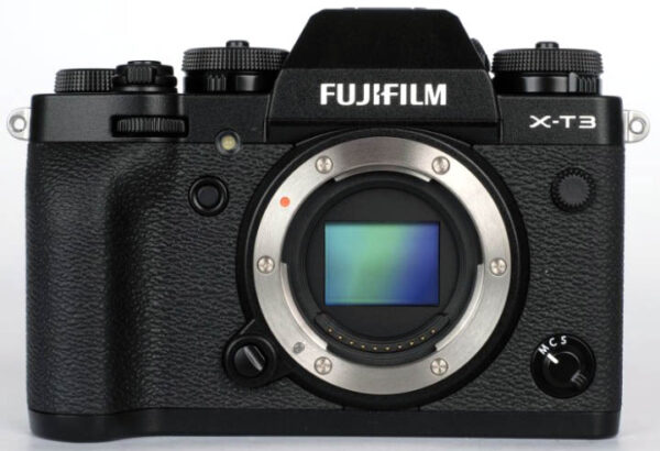 Retrouvez le mode d'emploi du Fujifilm X-T3. Découvrez les fonctionnalités, réglages, et conseils pour maîtriser cet appareil photo professionnel.